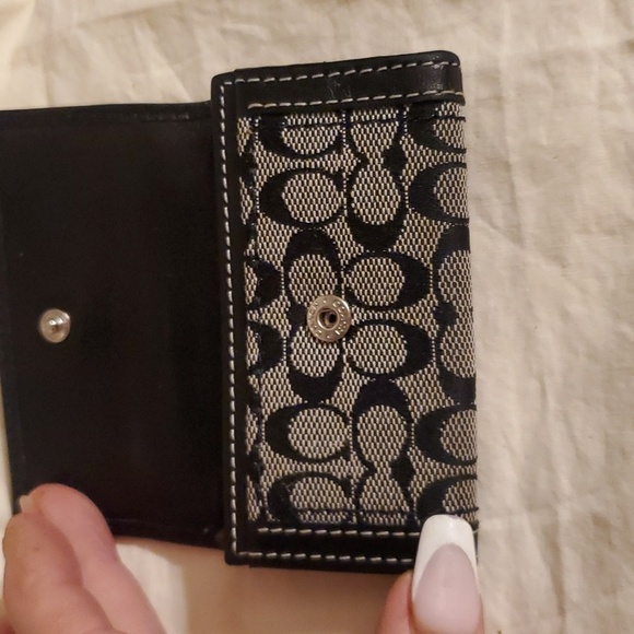 AUTHENTIC COACH COIN BAG - Picture 2 of 14